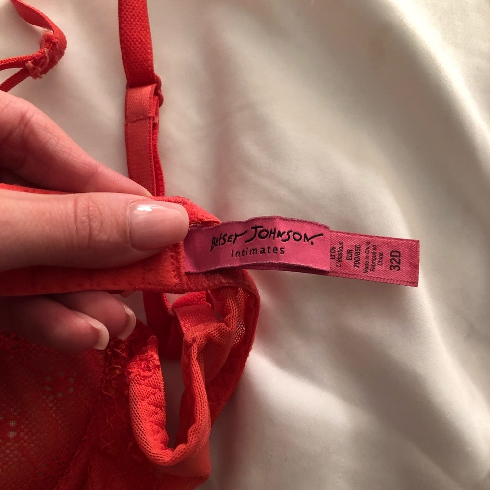 Lace bra - Picture 2 of 2